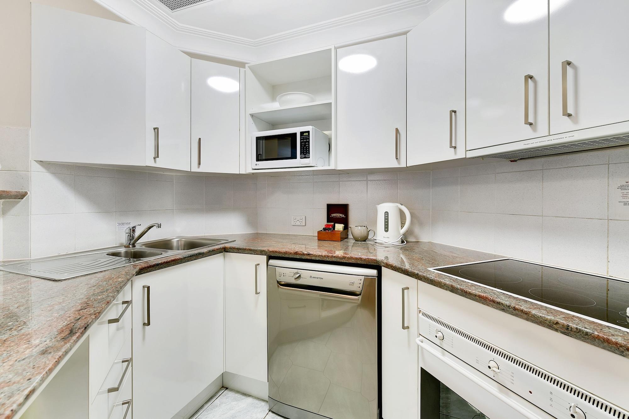 Manor Apartment Hotel Brisbane Exterior photo